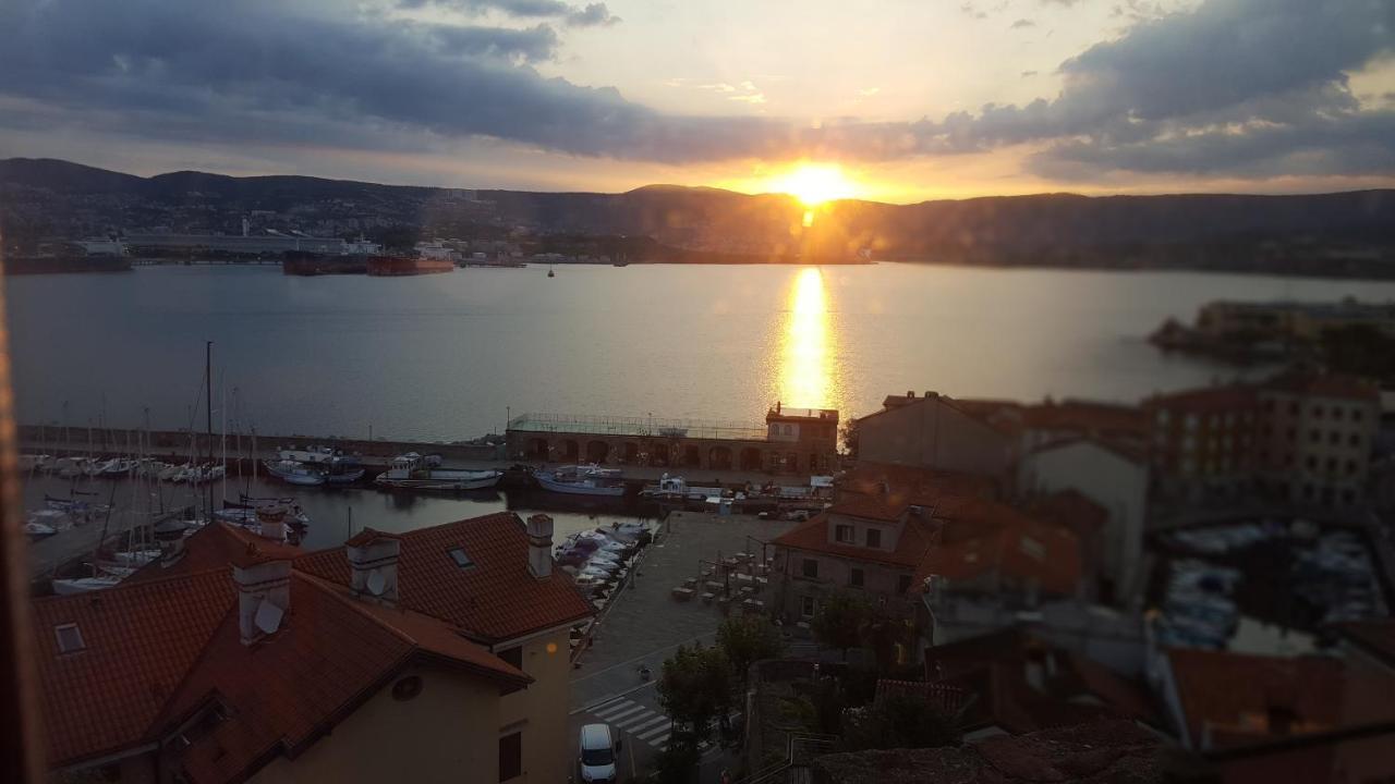 مبيت وإفطار Castello Di Múggia المظهر الخارجي الصورة
